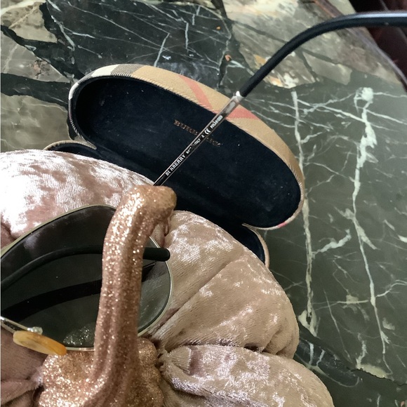 Authentic Burberry pilot aviator sunglasses with case - Picture 6 of 7